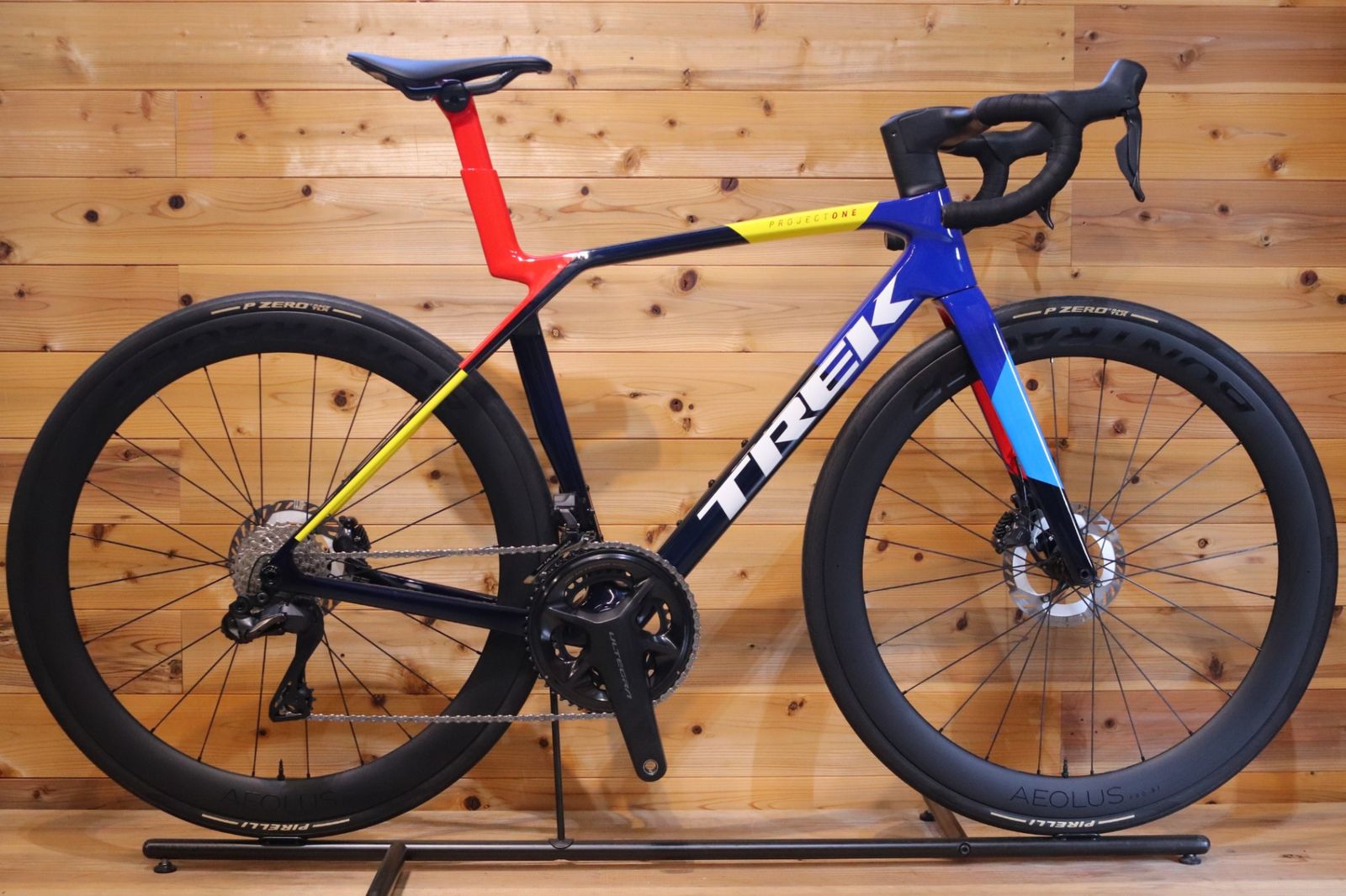 トレック TREK マドン MADONE SLR7 DISC GEN8 2025モデル Mサイズ シマノ アルテグラ R8170 12S AEOLUS PRO カーボン ロードバイク 【広島店】