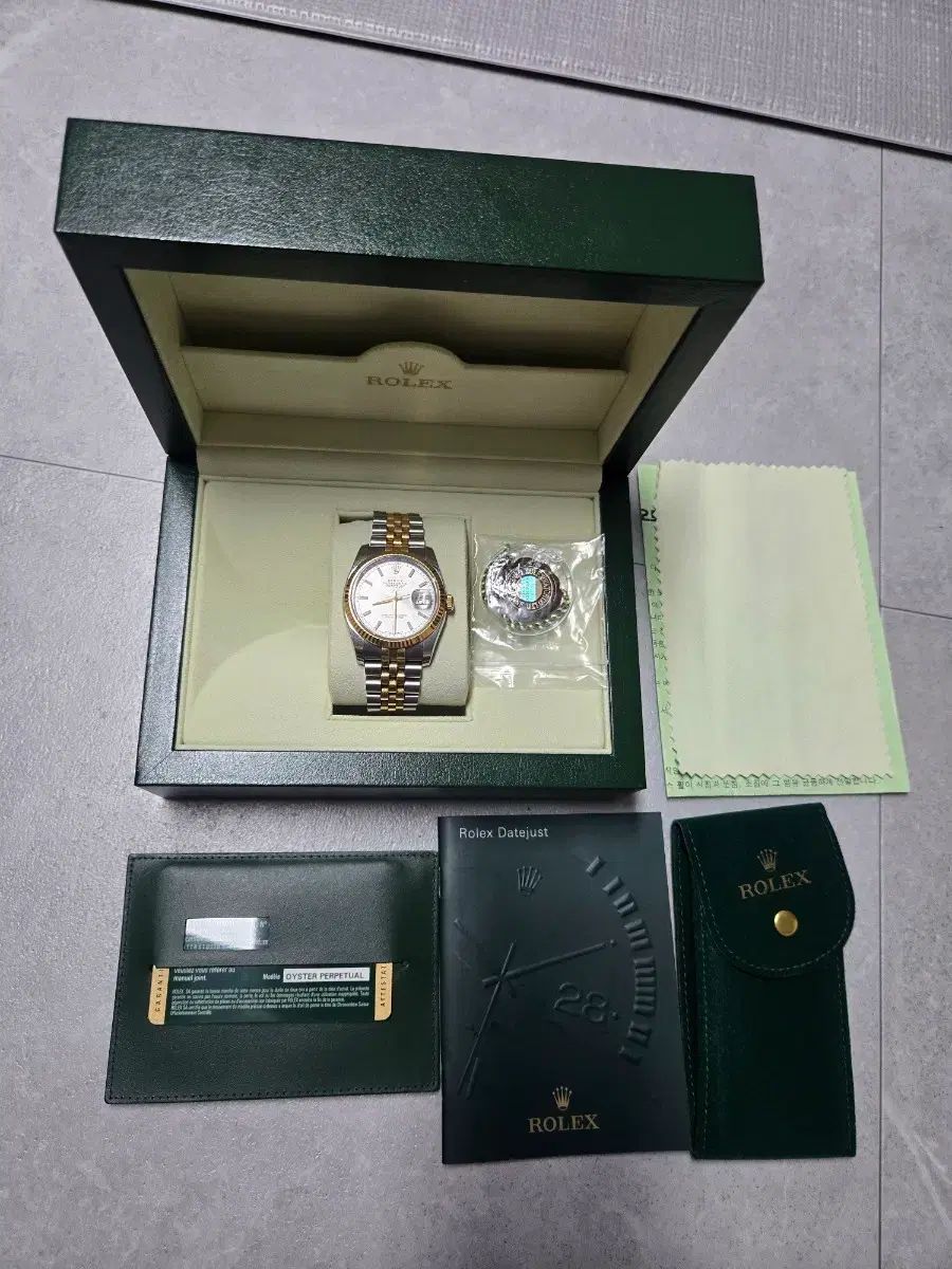 ROLEX デイトジャスト 116233 白 イェルゴル 長 クォーツ時計