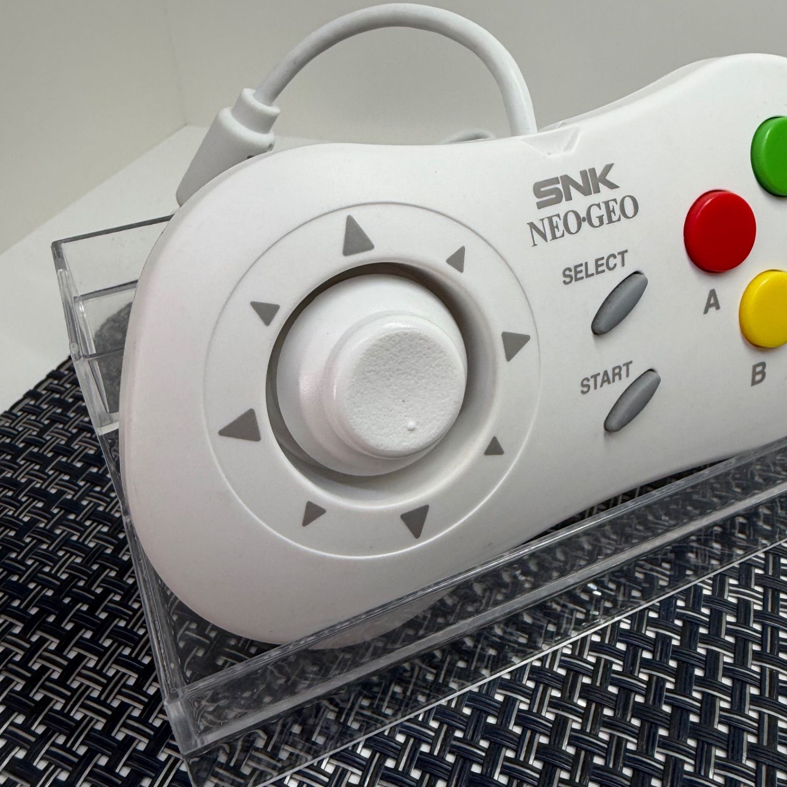 Y*O様 NEOGEO mini ネオジオ　ミニ　SNK コントローラー付き　中 動作確認済】SNK NEOGEO mini コントローラー ホワイト ネオジオミニ