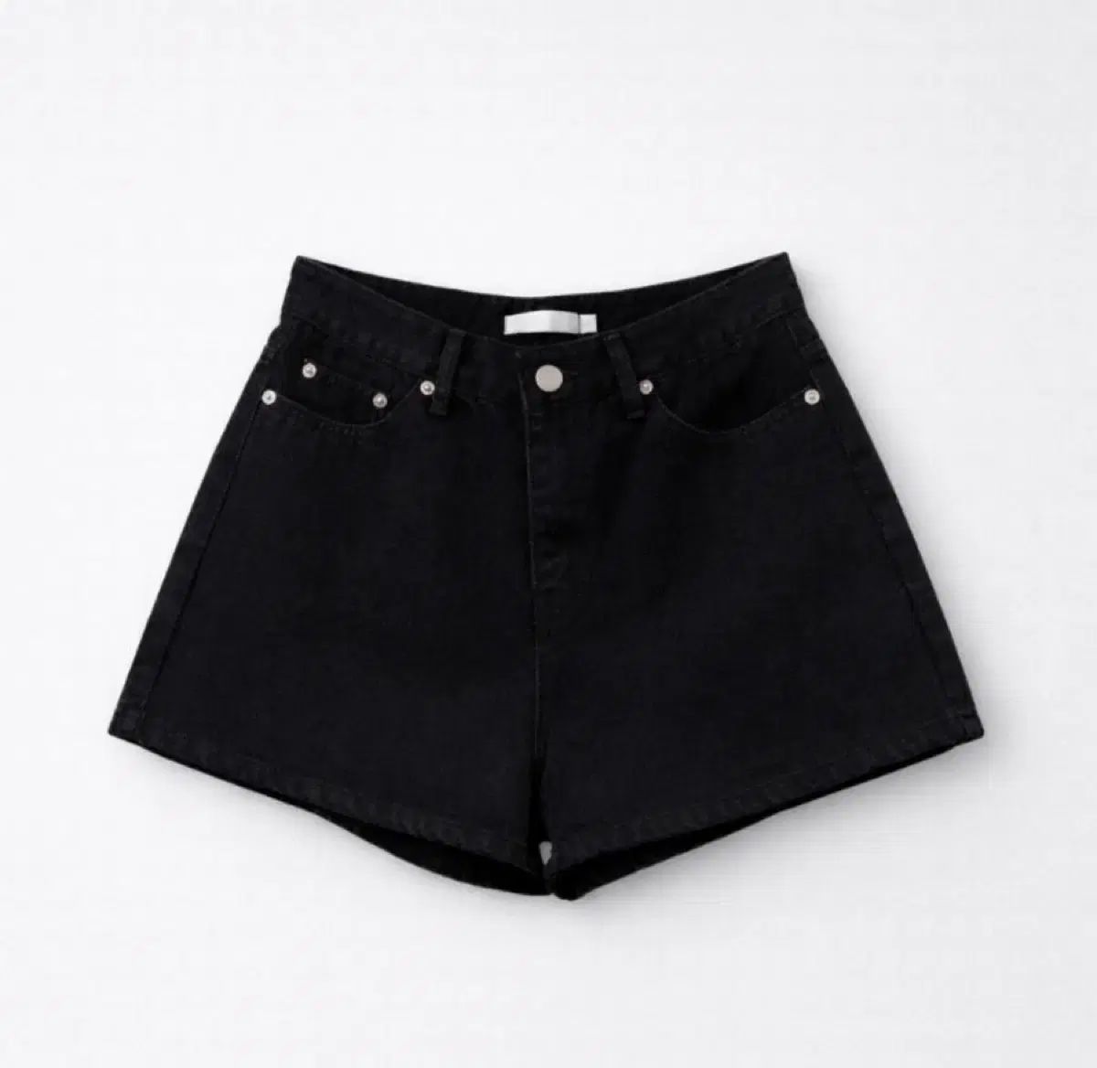 Livour ブラック デニムショートパンツ (m)