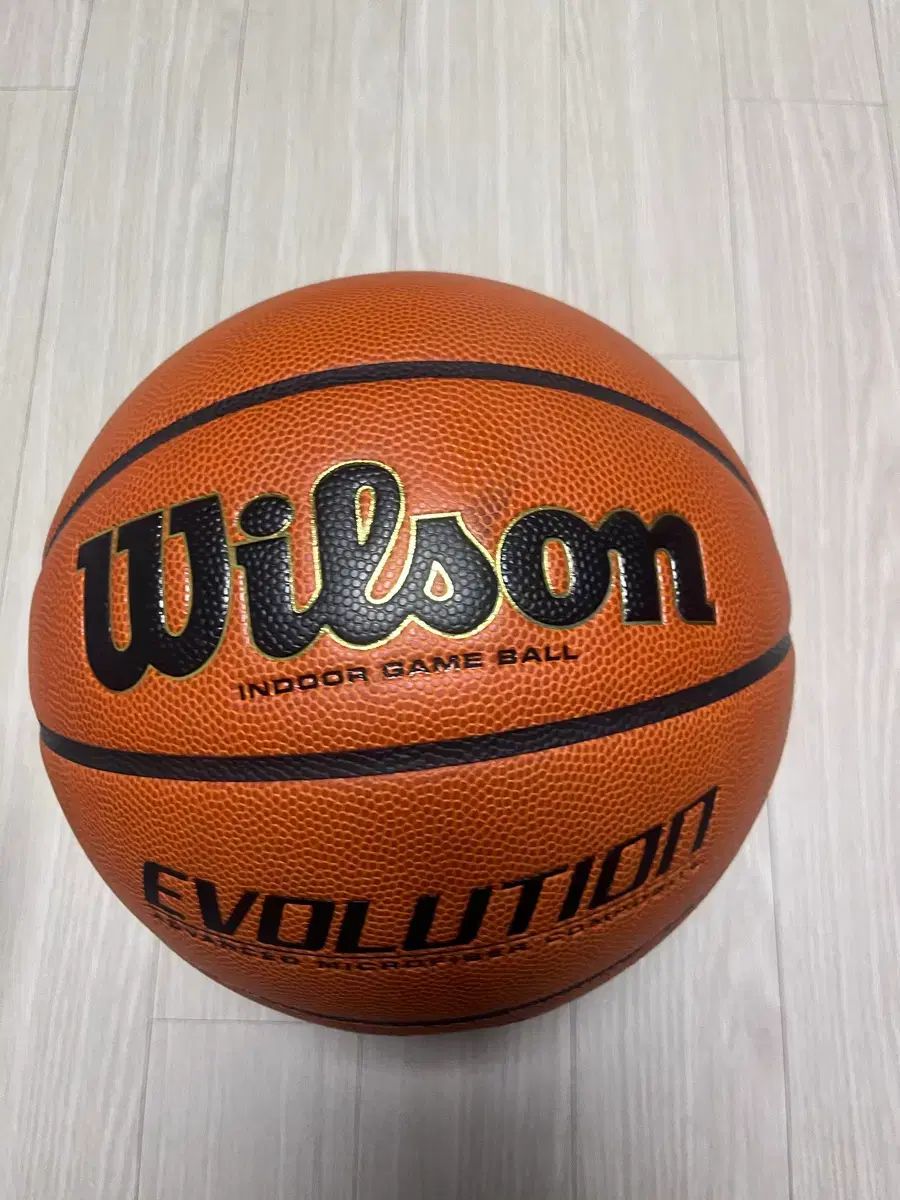 ウィルソン EVOLUTION バスケットボール 室内用 ほぼ新品 7 ほ
