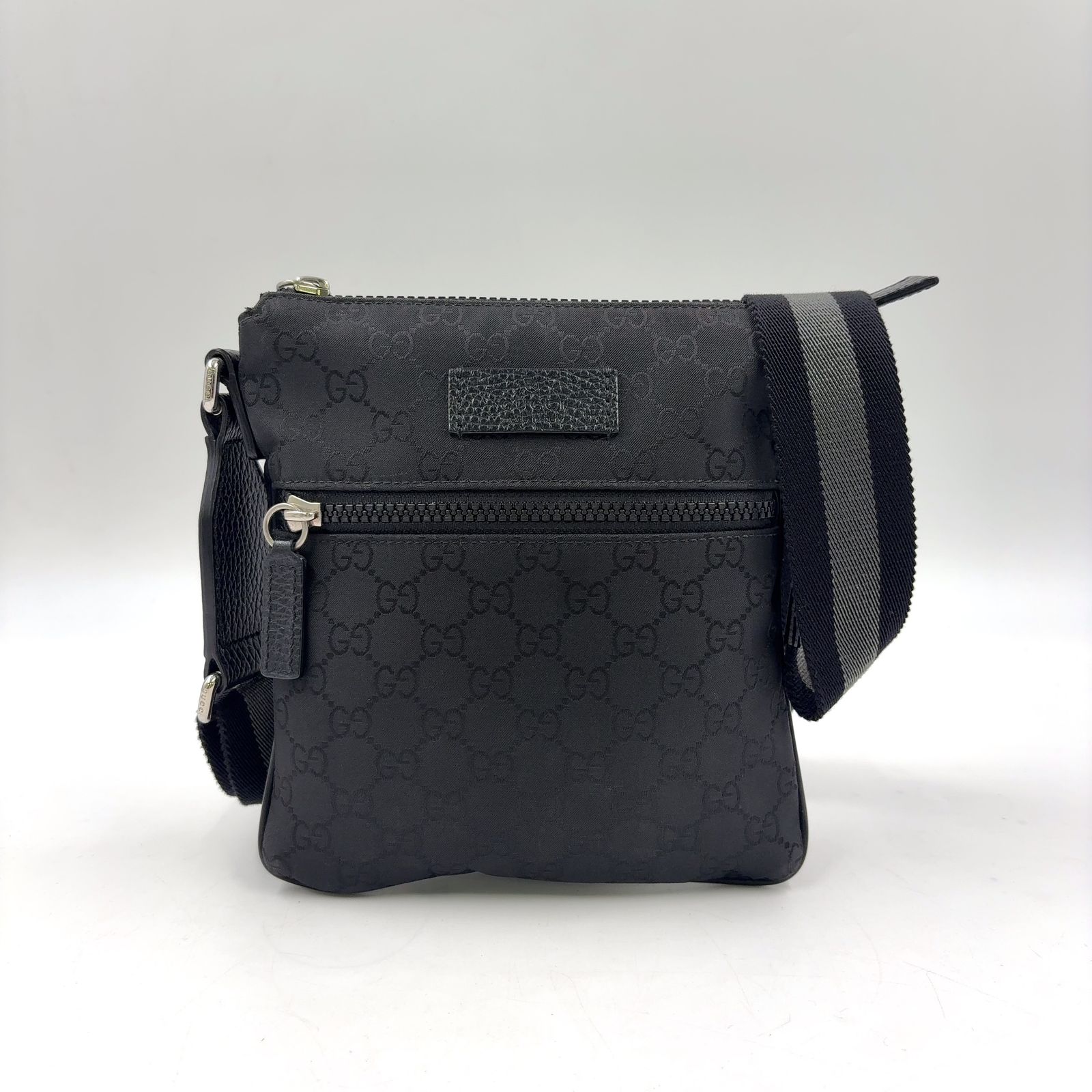 新着】GUCCI GG柄 ナイロン レザー、ナイロン ブラック ショルダー