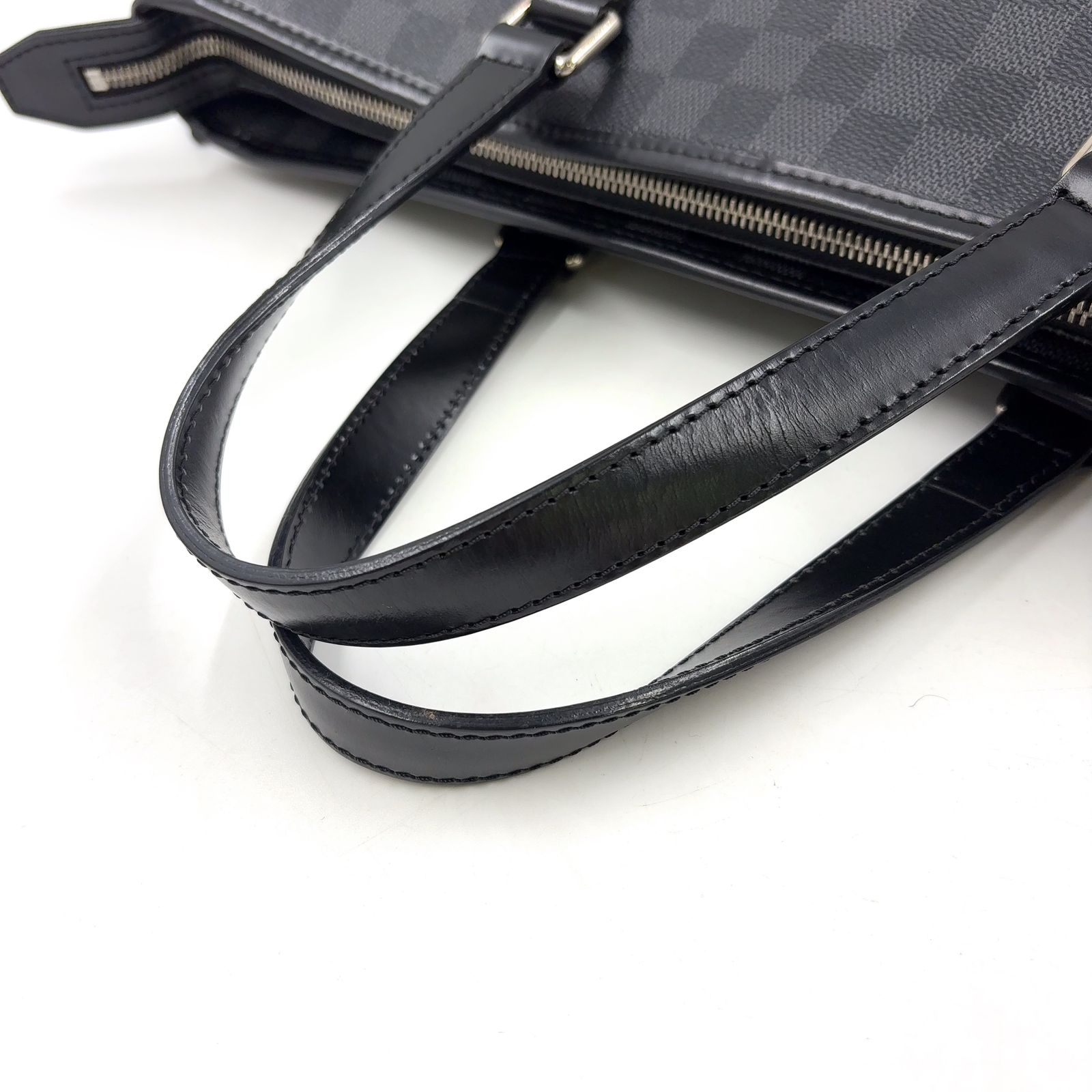 Louis Vuitton ダミエ グラフィットタダオショルダーバッグ 新着】LOUIS VUITTON タダオ ダミエグラフィット ダミエグラフィット