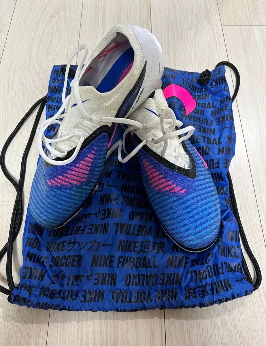 ナイキ FANTOM サッカーシューズ 280 + サッカーシューズ ポケット (実際に着用 2回)