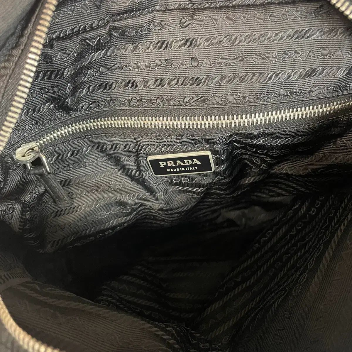 PRADA プラダ ナイロン クロスバック ブラック