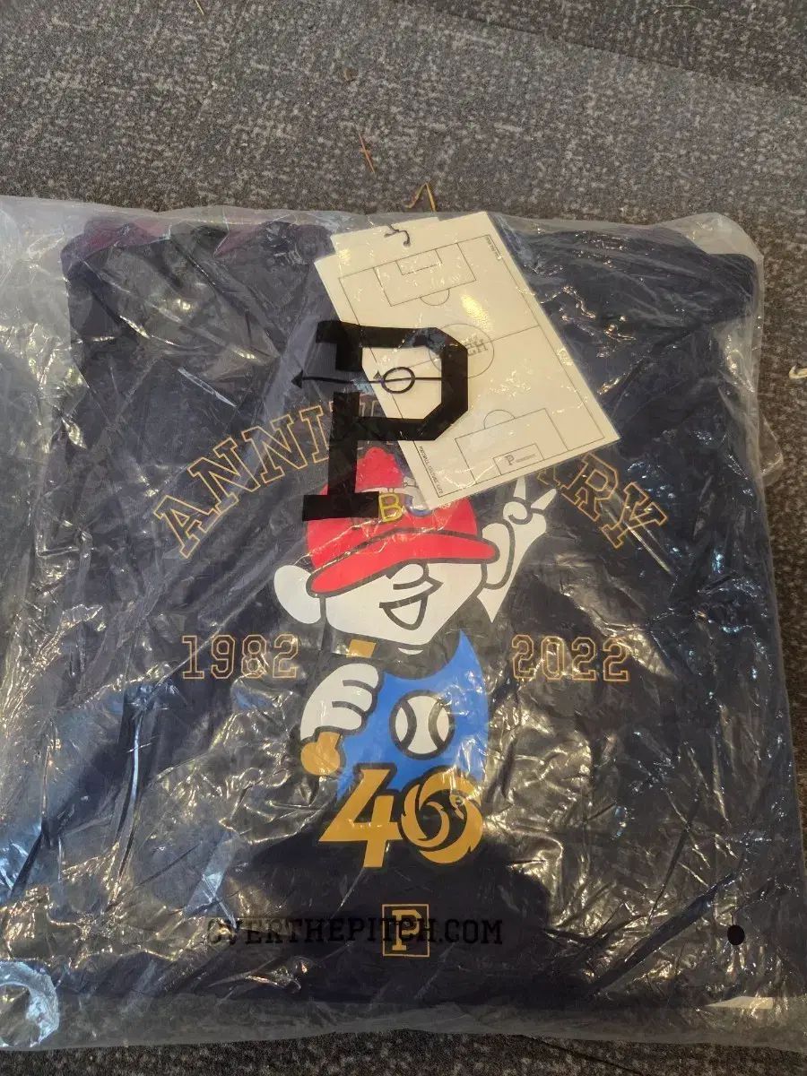 ピーチ 40周年 記念 フード Tシャツ ネイビー