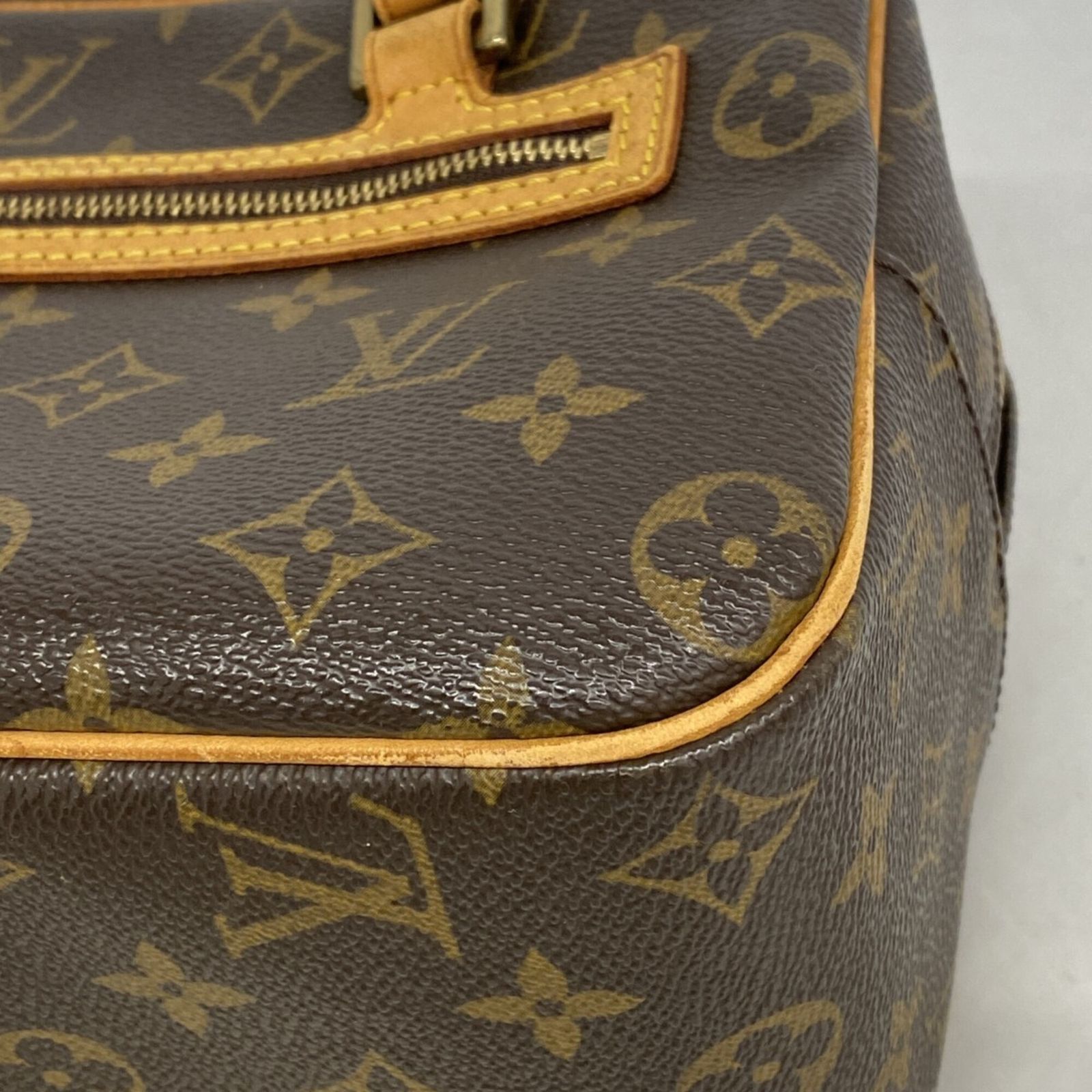 ルイ・ヴィトン(Louis Vuitton) ルイ・ヴィトン ショルダーバッグ