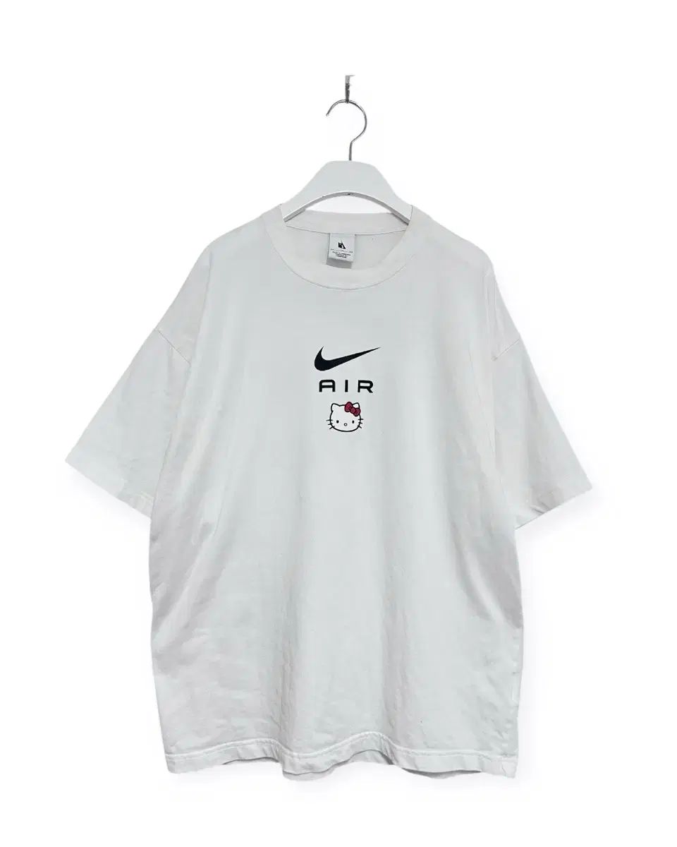 ナイキ ハローキティ エア NRG 半袖Tシャツ