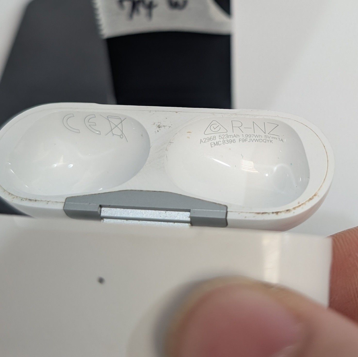 Apple AirPods Pro 第2世代 充電ケース A2968 中古 ケースのみ 動作
