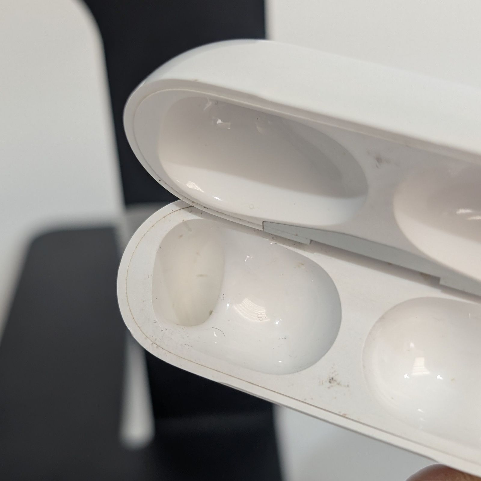 Apple AirPods Pro 第2世代 充電ケース A2968 中古 ケースのみ 動作