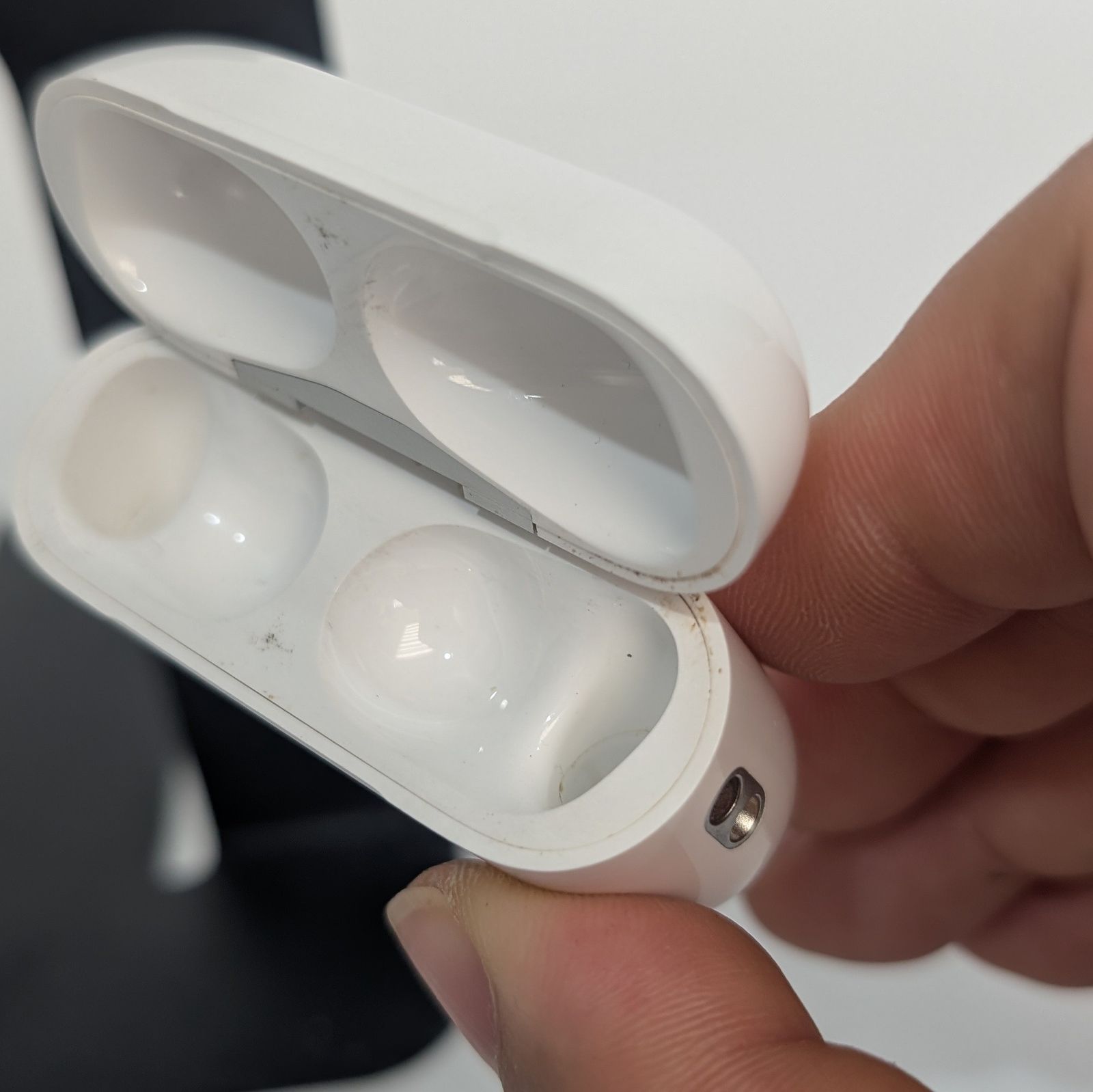 Apple AirPods Pro 第2世代 充電ケース A2968 中古 ケースのみ 動作