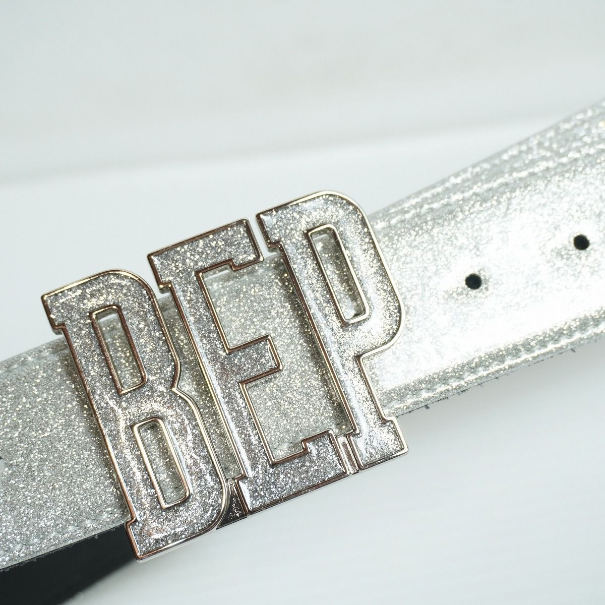 美品 BLACK EYE PATCH ブラックアイパッチ GLITTERED LETTERS BELT