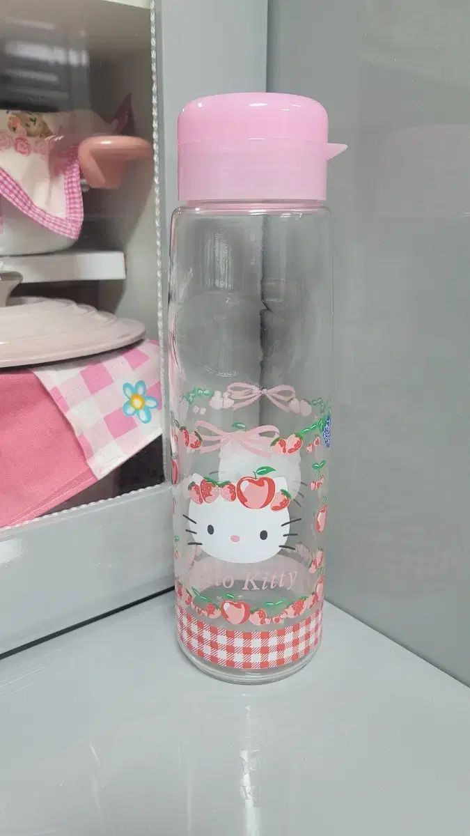 クラシック フルーツハローキティ ウォーターボトル