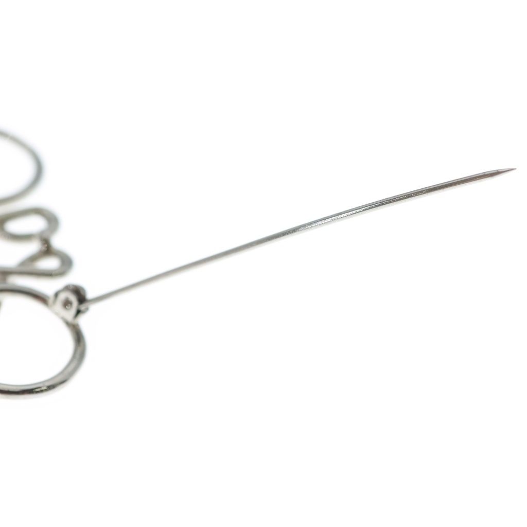LOEWE (ロエベ) Anagram Brooch アナグラム ブローチ シルバー - メルカリ