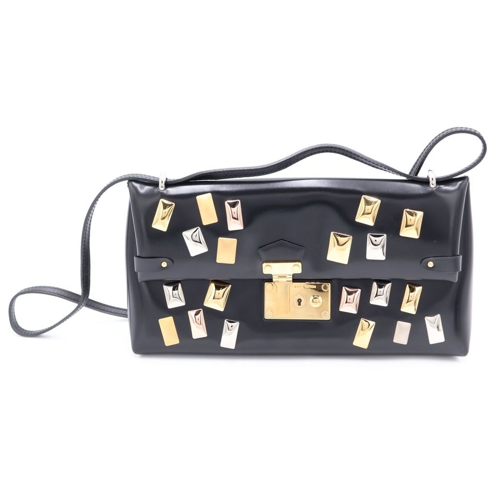 LOUIS VUITTON (ルイヴィトン) スタッズ サックトライアングル リミテッドエディションPM ショルダーバッグ ブラック レザー ゴールド金具