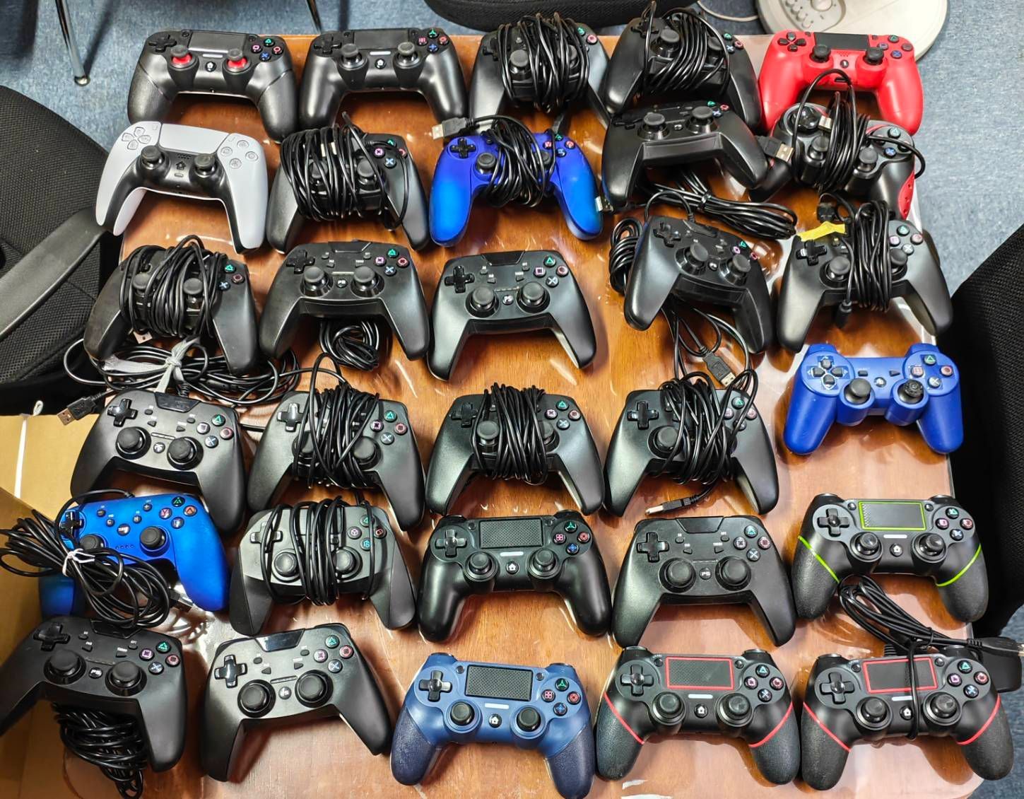 03 ps4 動作確認済み　即購入ok PS3&PS4】非純正コントローラー 30台セット 全て動作未確認 - メルカリ