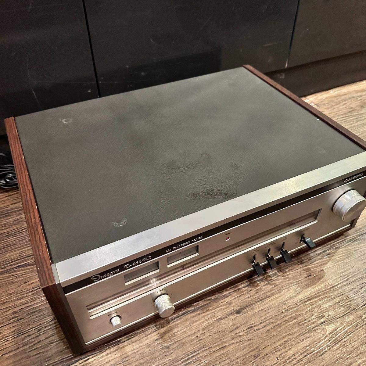 オーディオ機器 Onkyo Integra T-466NII AM-FM Stereo Tuner Wood Case