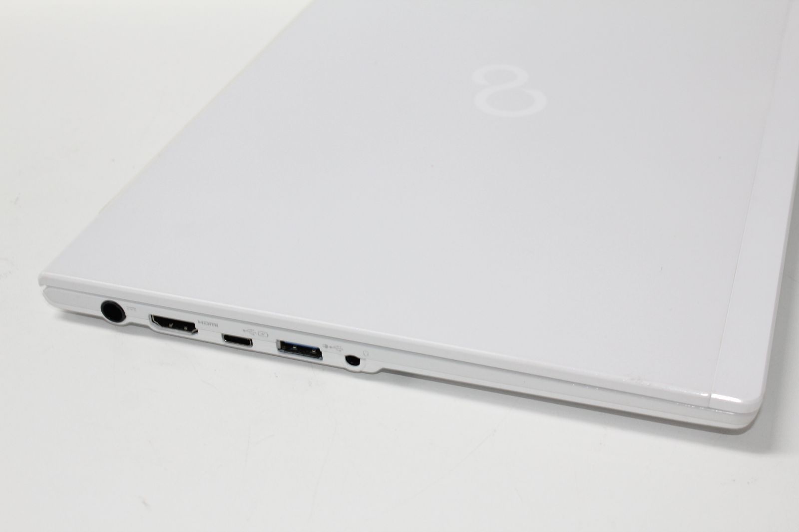 中古ノートPC】富士通〈LIFEBOOK UH90/B3〉第8世代Core i7/SSD256GB