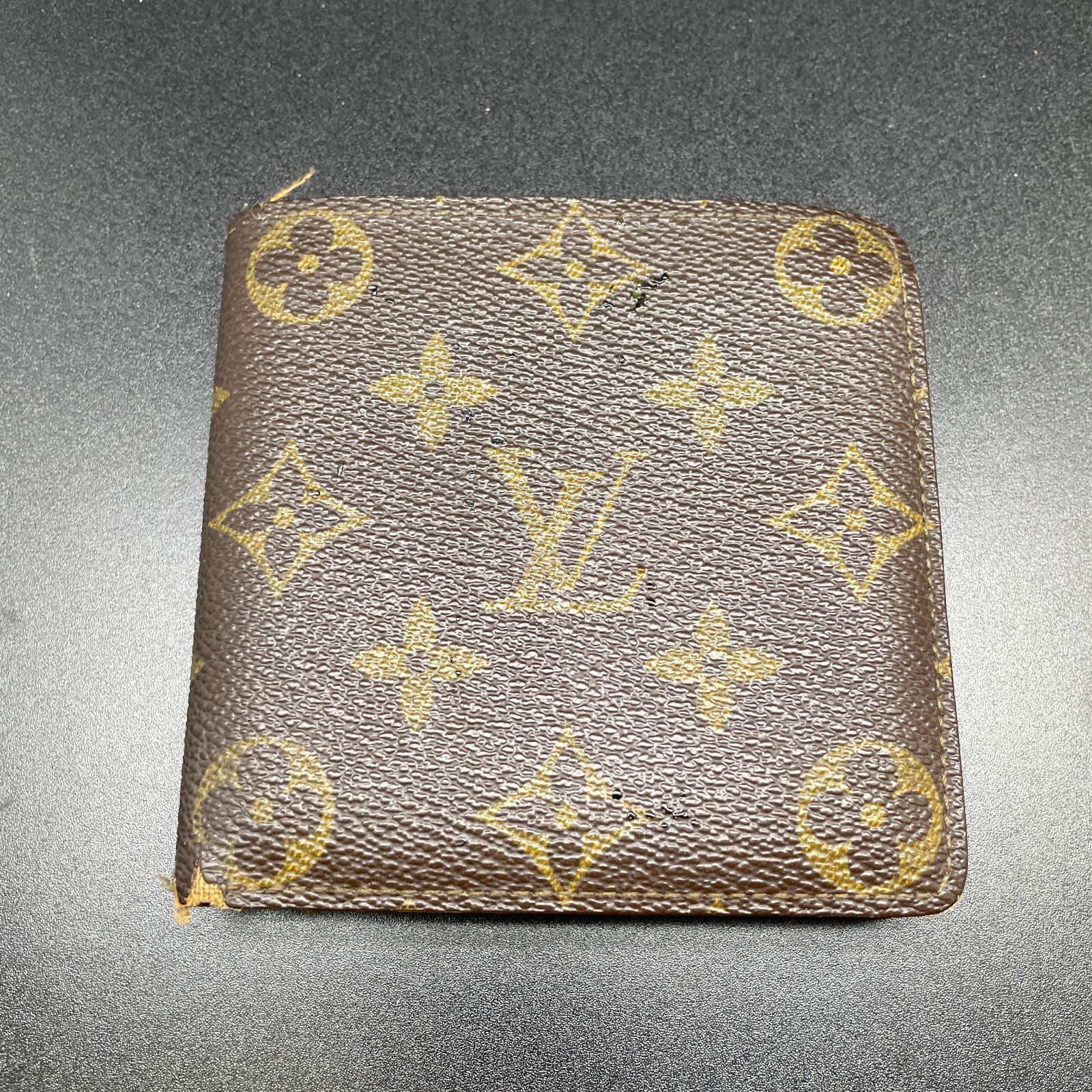 ルイヴィトン モノグラム 二つ折り財布 B26022038