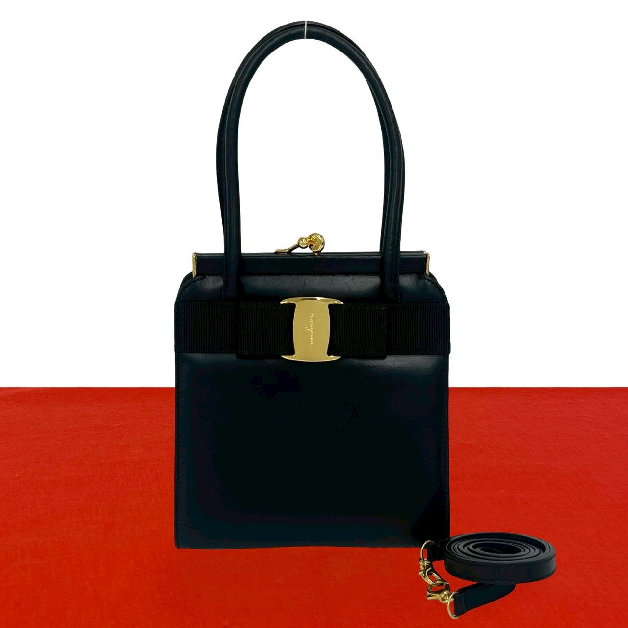 極 美品 Salvatore Ferragamo サルヴァトーレフェラガモ ヴァラリボン