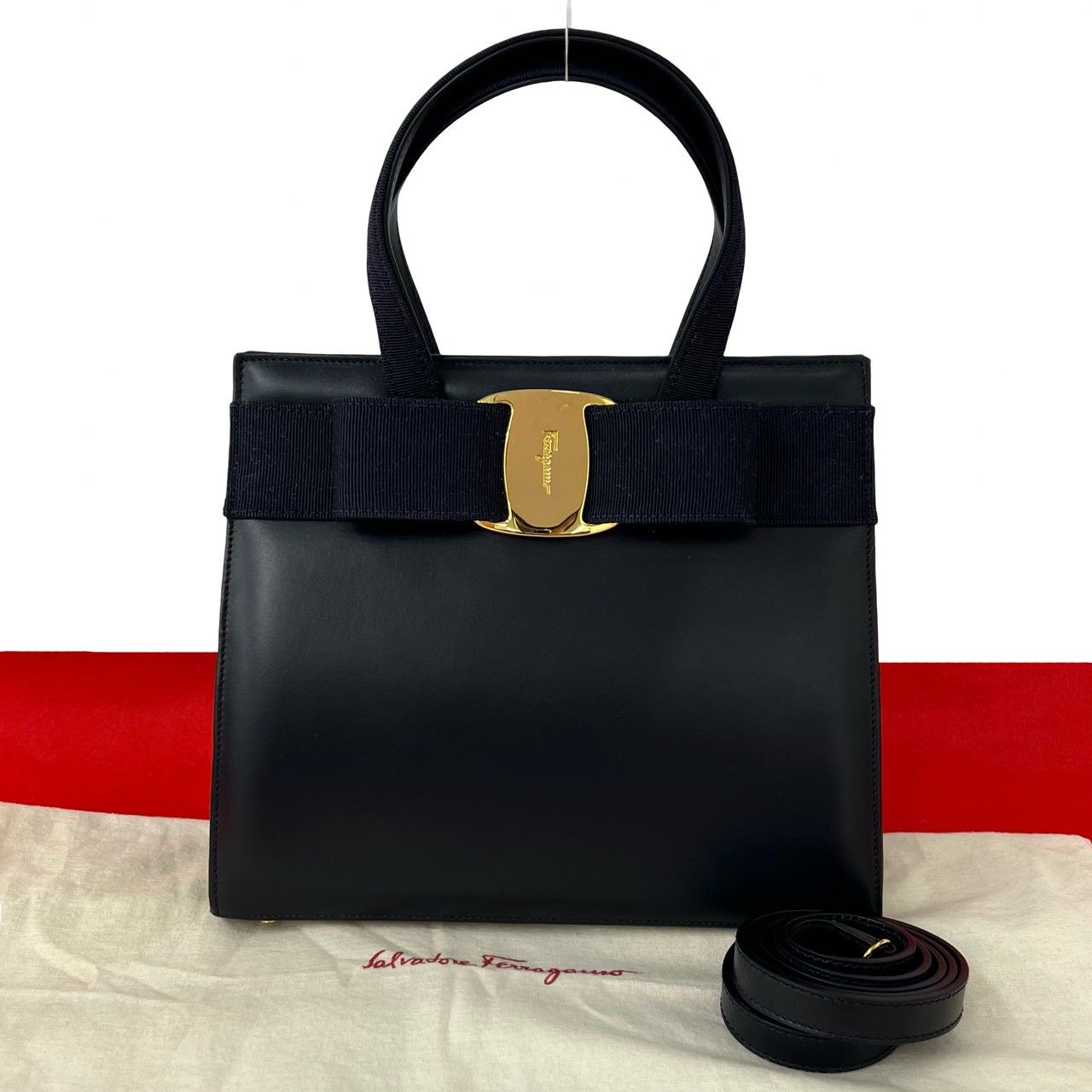 極 美品 袋付 Salvatore Ferragamo サルヴァトーレフェラガモ ヴァラ