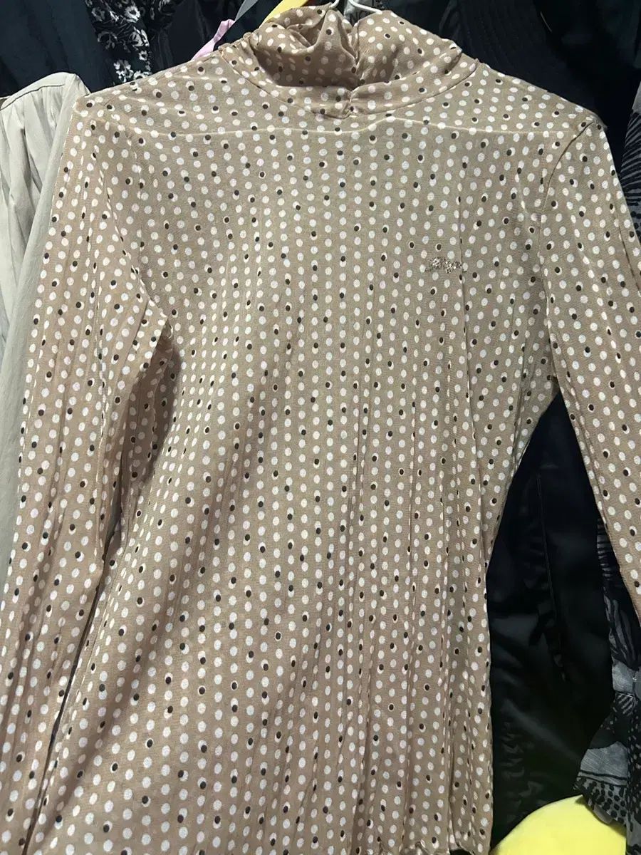 ボグナー タートルネックTシャツ ベージュ ドット パータン 66