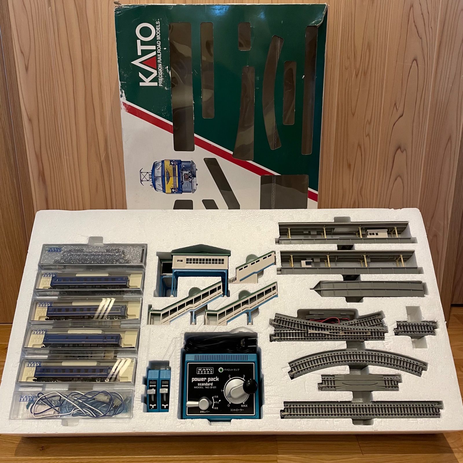 動作確認済】KATO 10-007 パスポート デラックス EF66 ブルートレイン