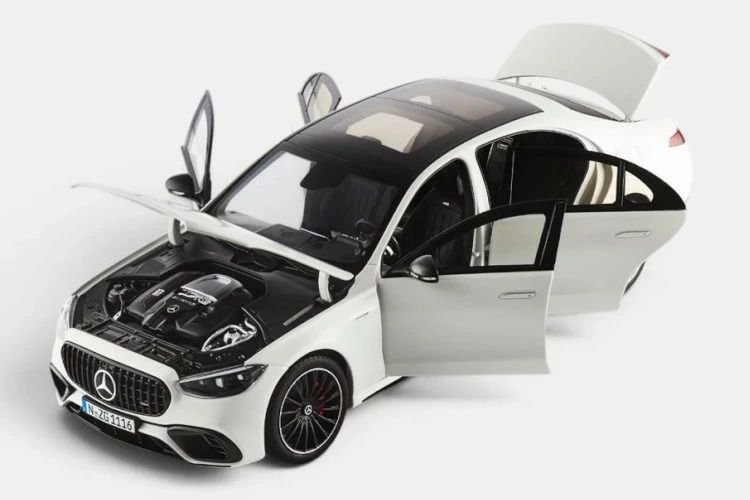 NZG 1/18 メルセデスAMG S63 S E Perf. 2022 オパライトホワイト 1:18 Mercedes-AMG S63 S E Perf. Opalite White 111600040