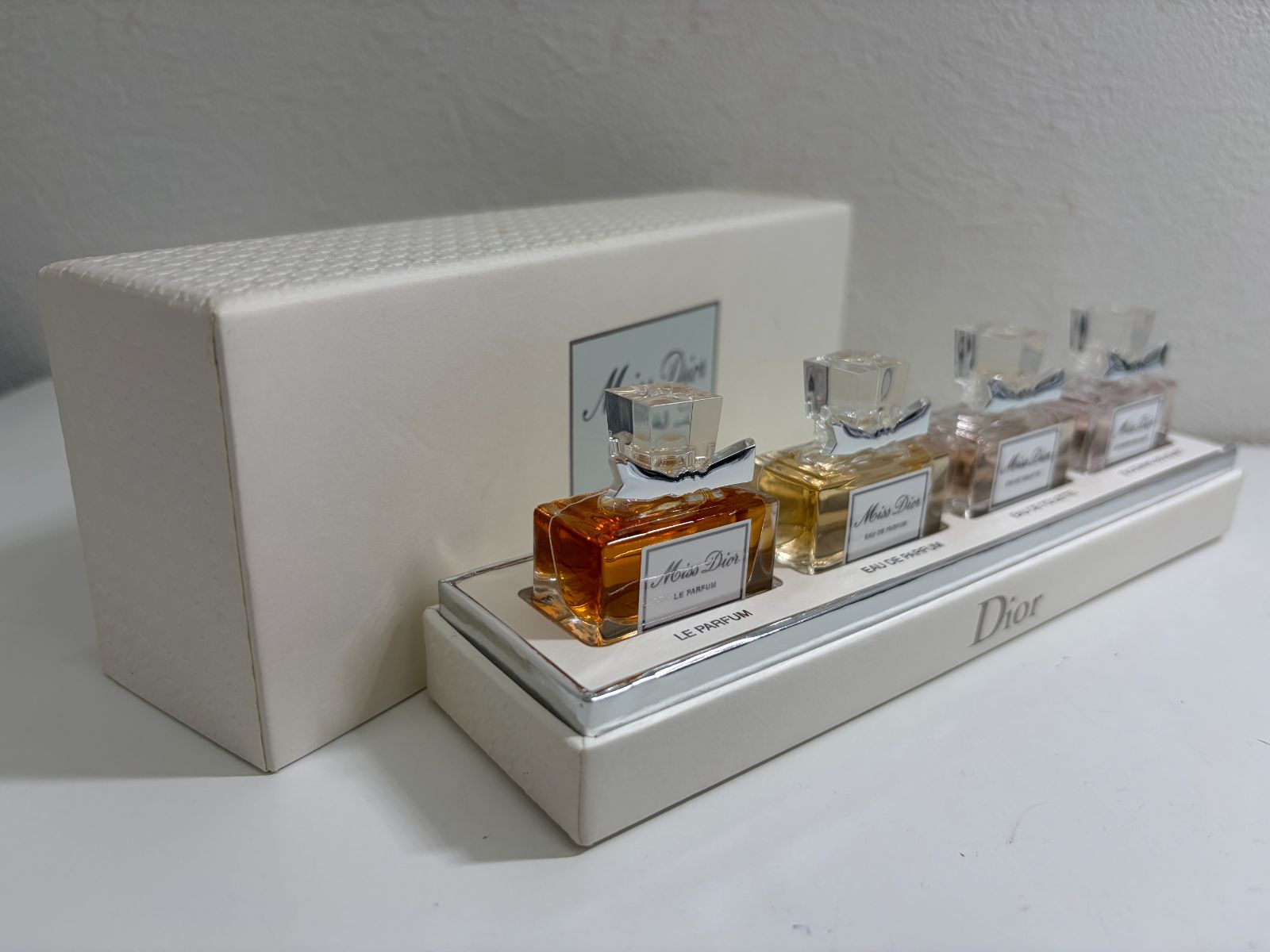 Dior Miss Dior ミニ香水 4本セット 箱付 - メルカリ