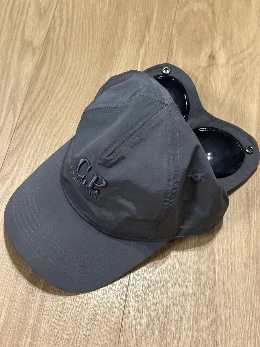 C.P. COMPANY シーピーカンパニー ゴーグル キャップ グレー