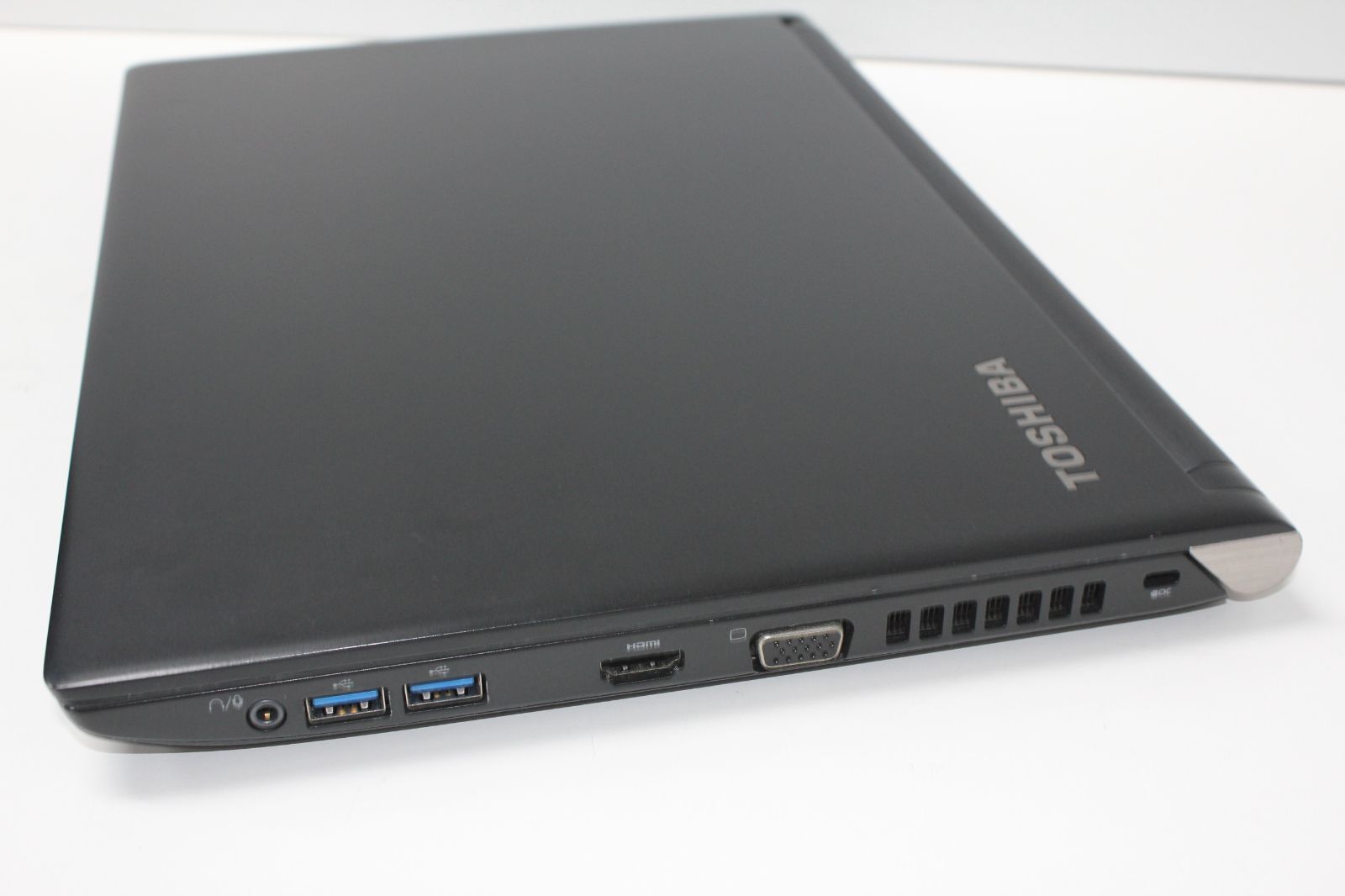 中古ノートPC】東芝〈dynabook R73/D〉第6世代Core i5/SSD256GB/メモリ