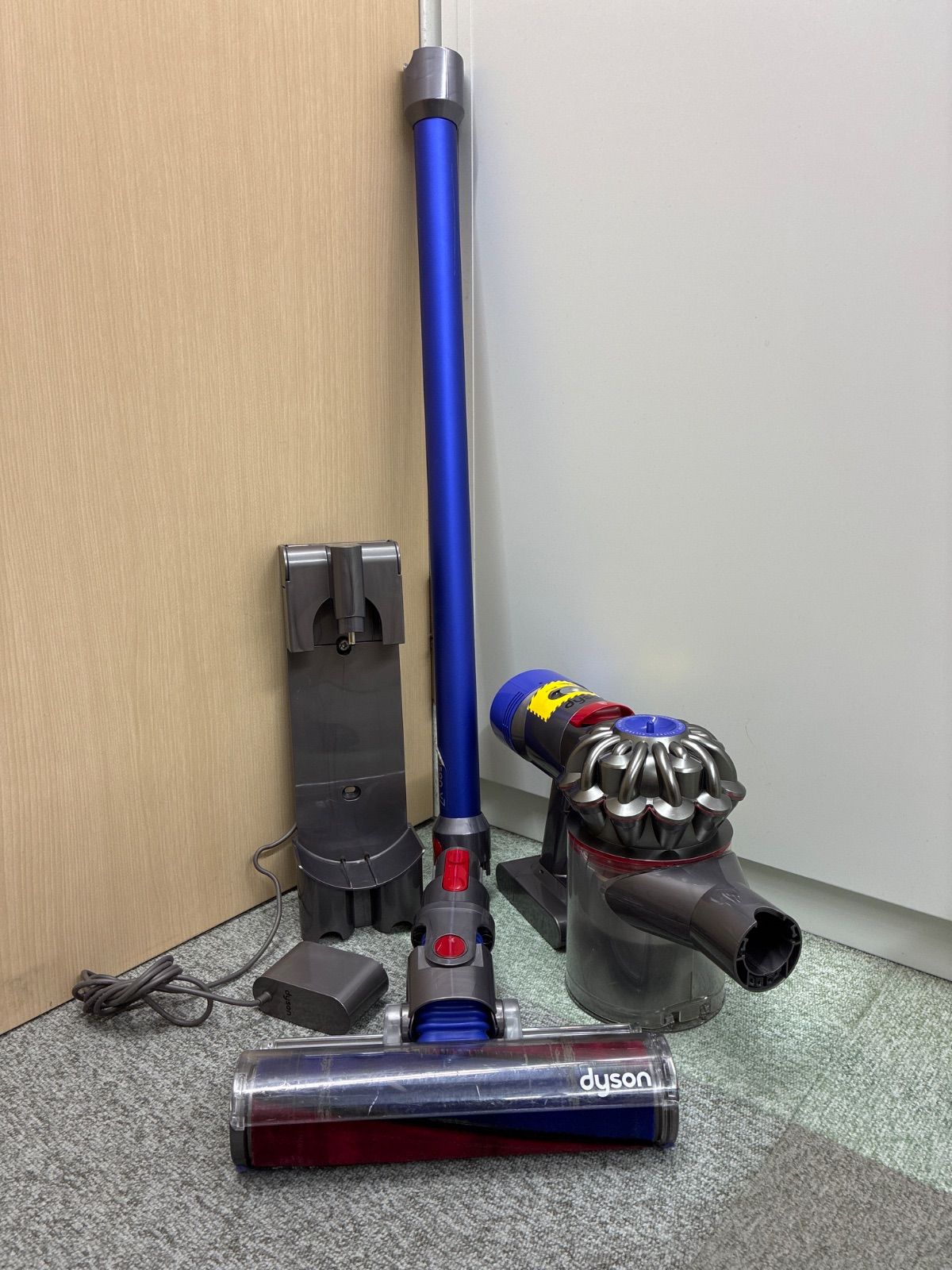 Dyson SV11 V7 コードレスクリーナー ジャンク 部品取り 修理ベース