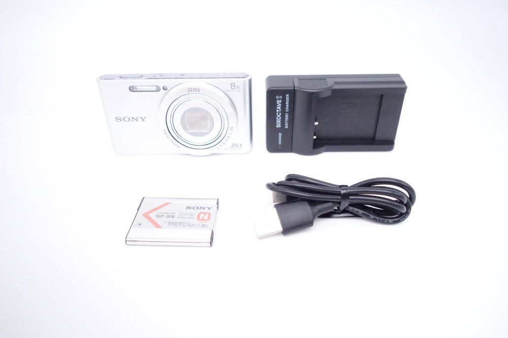 【極上品】SONY ソニー DSCW830 20.1 MP デジタルカメラ 2.7インチ LCD搭載 シルバー [W2607025A]