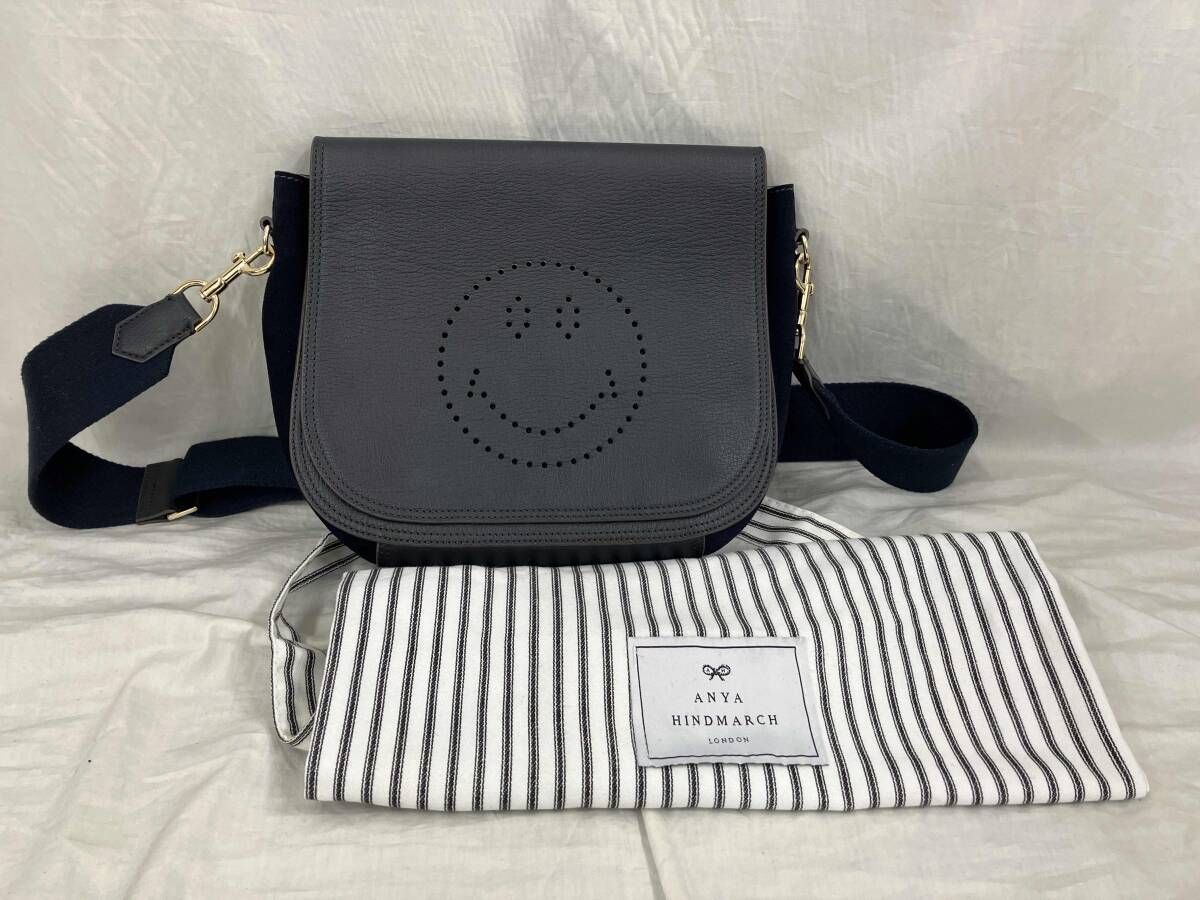 ANYA HINDMARCH アニヤ ハンドマーチ　Ebury Satchel Smiley エブリーサッチェルスマイリー　ショルダーバッグ　ブラック