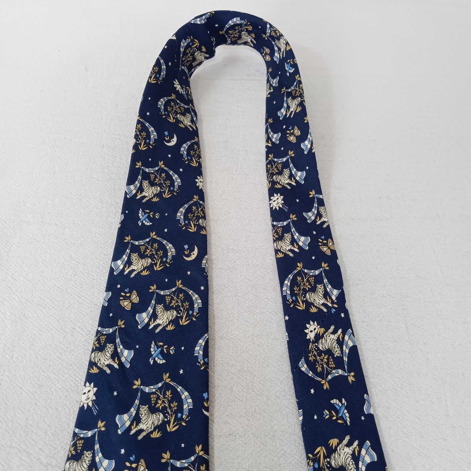 ★【極美品】 Salvatore Ferragamo ネクタイ 小紋柄 ネイビー 美品】サルヴァトーレフェラガモ ネクタイ 小紋柄 ネイビー×ゴールド