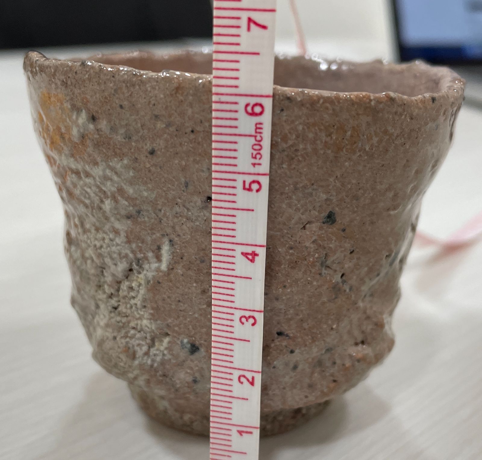 管理番号-P】川上清美ぐい呑 彫唐津 酒器 共箱 布 現状品 - メルカリ