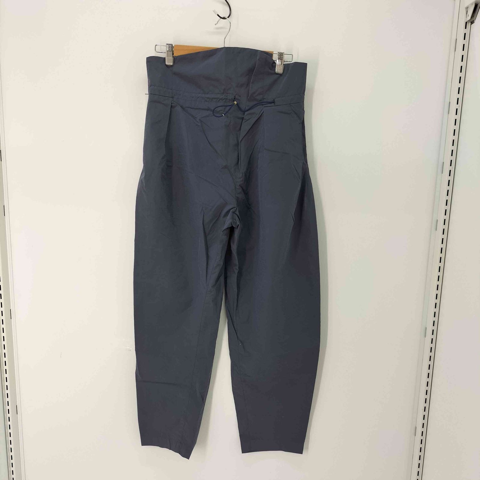 マメクロゴウチ Mame Kurogouchi Split Yarn High Waisted Drawstring