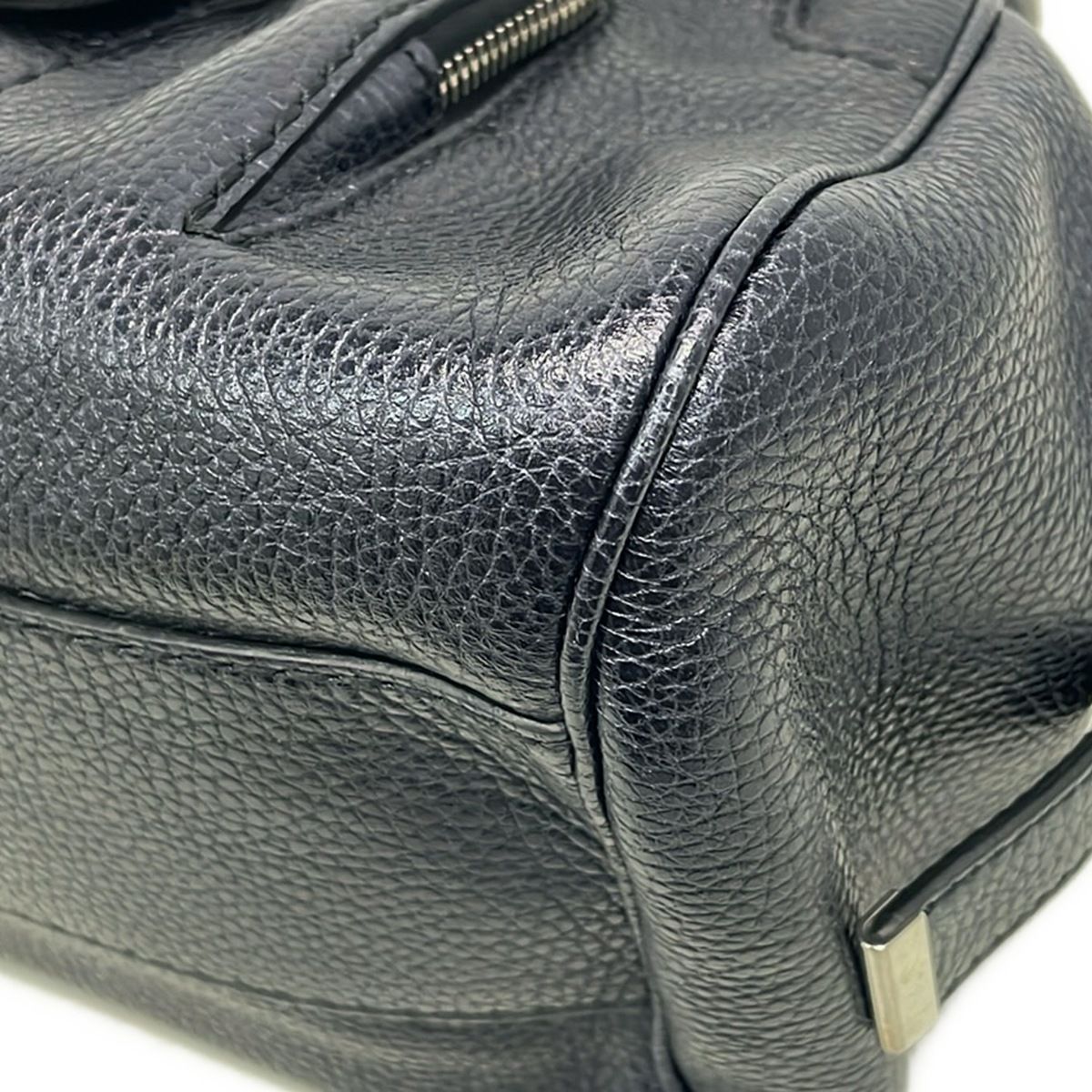 TOD'S(トッズ) ショルダーバッグ - ダークネイビー レザー