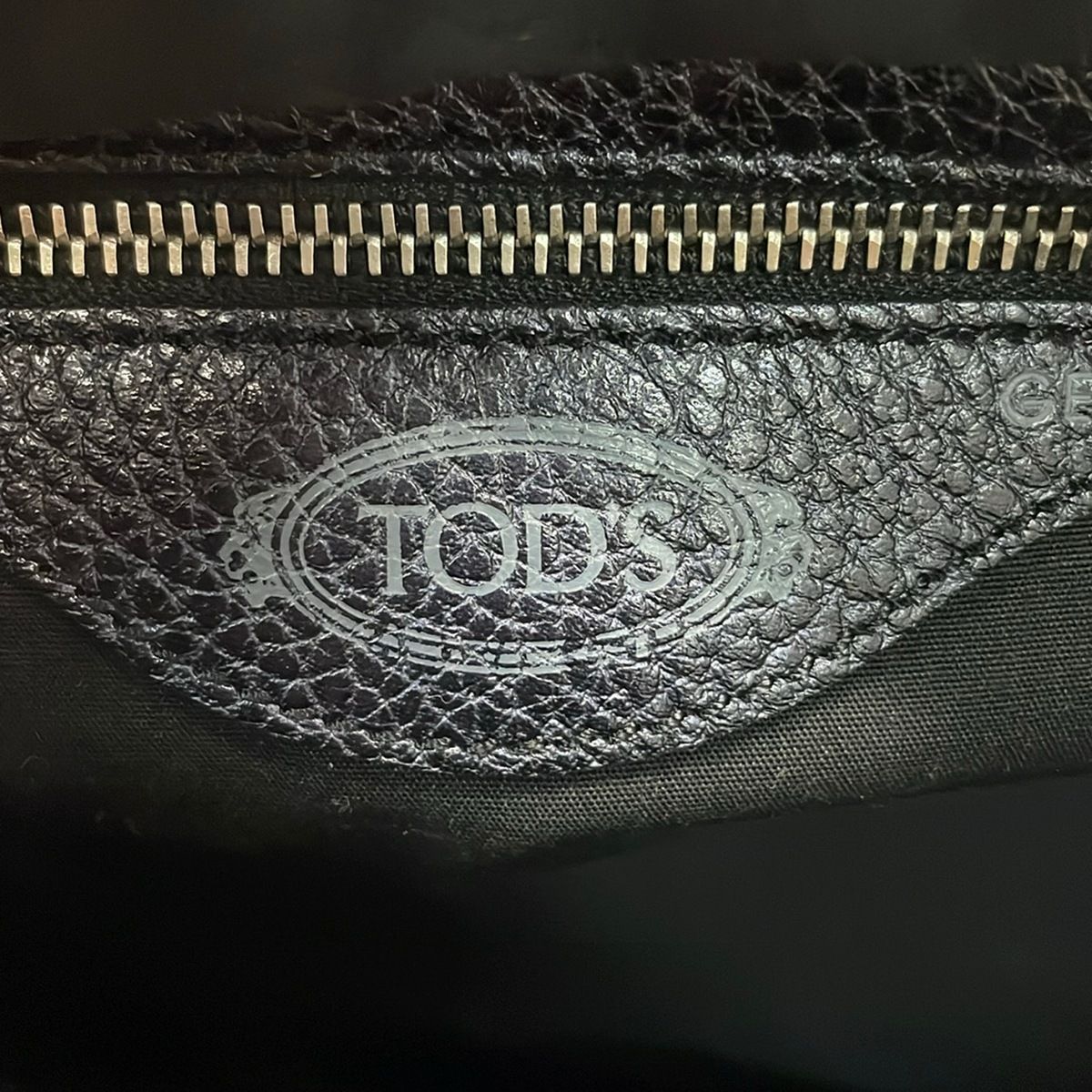 TOD'S(トッズ) ショルダーバッグ - ダークネイビー レザー