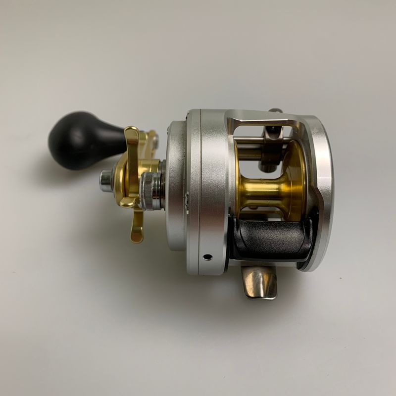 シマノ カルカッタ 801Fベイトリール 現状渡し品】 SHIMANO シマノ 13カルカッタ 801F 釣具 ベイトリール