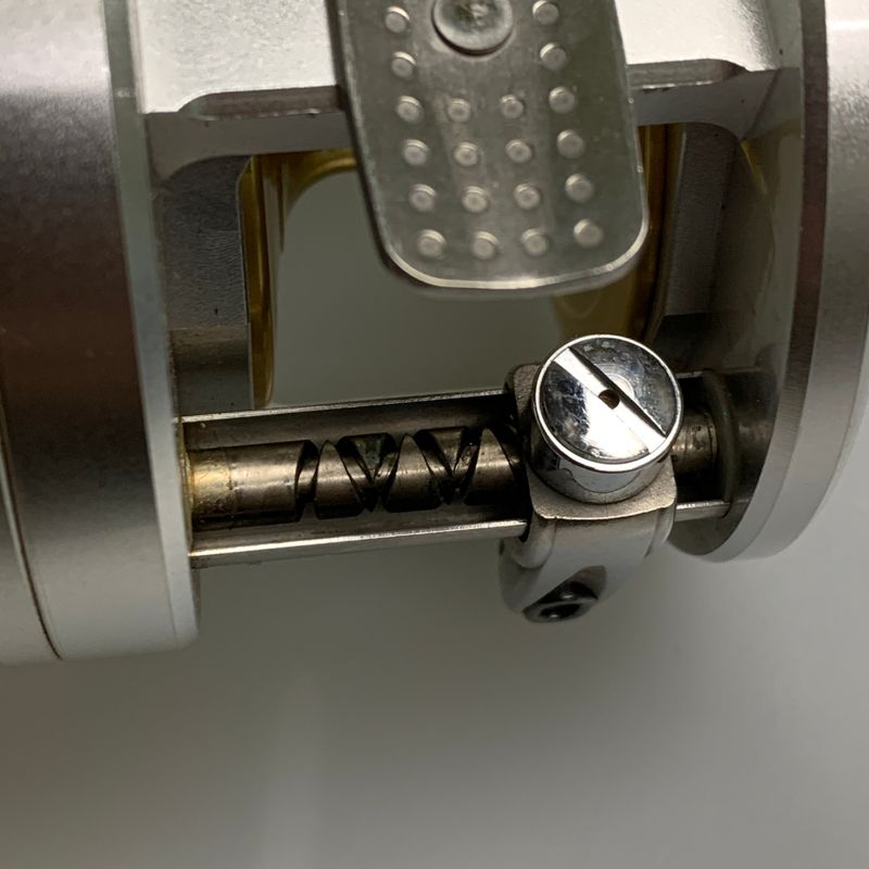 現状渡し品】 SHIMANO シマノ 13カルカッタ 801F 釣具 ベイトリール