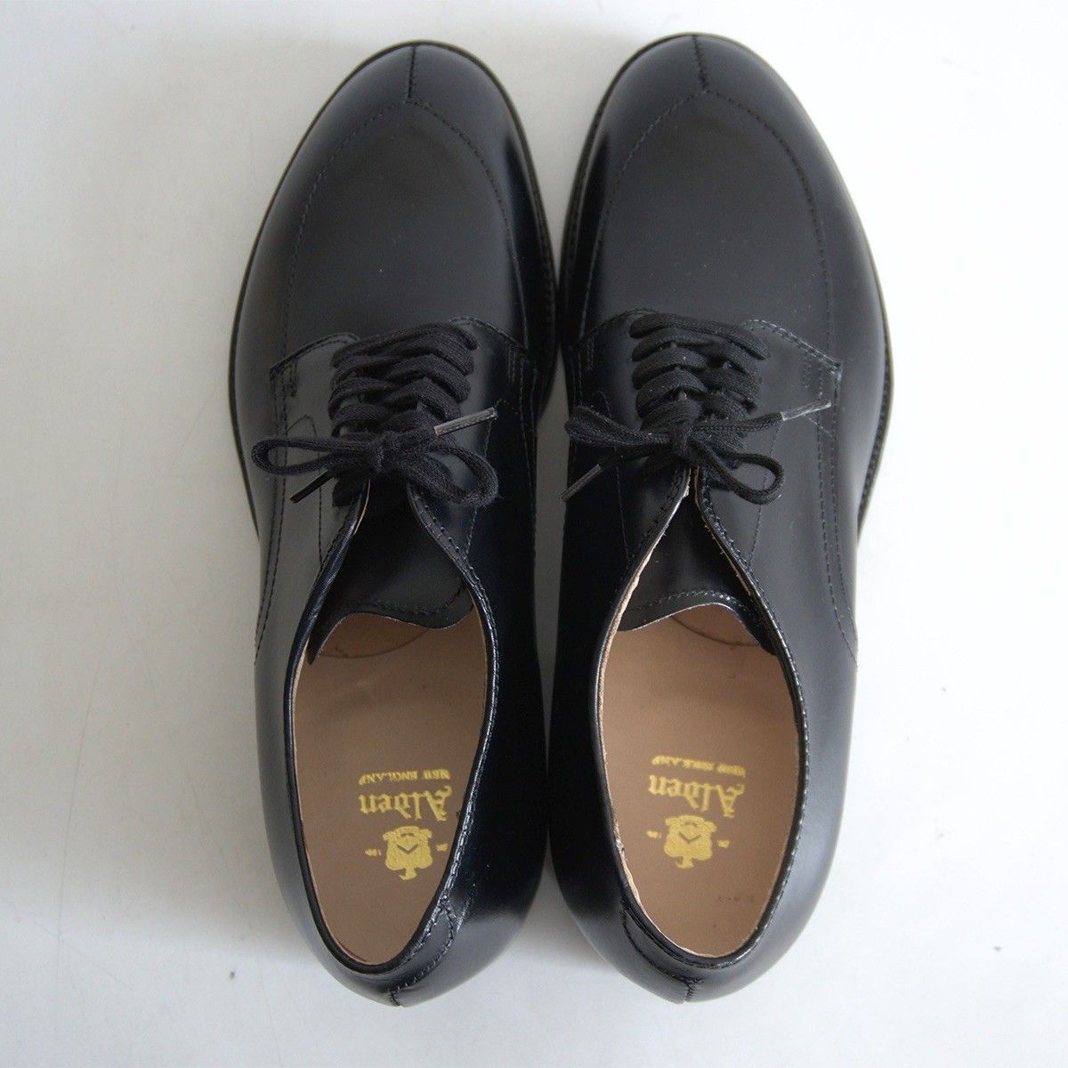 【試着のみ美品】Alden【54411/モディファイドラスト Vチップ カーフ】8 1/2D オールデン ブラック  ドレスシューズ 26070430 試着のみ美品】Alden【54411/モディファイドラスト Vチップ カーフ】8