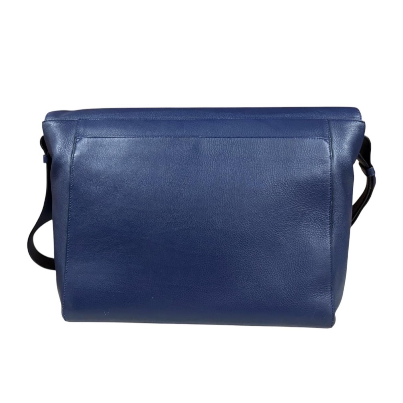 ロエベ アントン メッセンジャーバッグ アナグラム ショルダーバッグ レザー 307.41 ネイビー メンズ LOEWE  中古 ロエベ アントン メッセンジャーバッグ アナグラム ショルダーバッグ