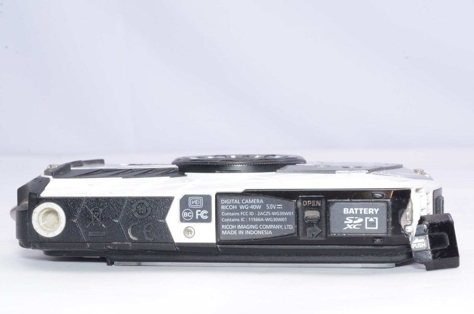 RICOH WG-40W 防水デジカメ ホワイト 14m 耐衝撃 液晶内ゴミ・蓋割れ バッテリー・SD付