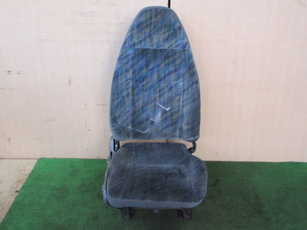 運転席シート 　三菱ふそう 　ファイター　 KK-FK64HJ C-14-7421-R-