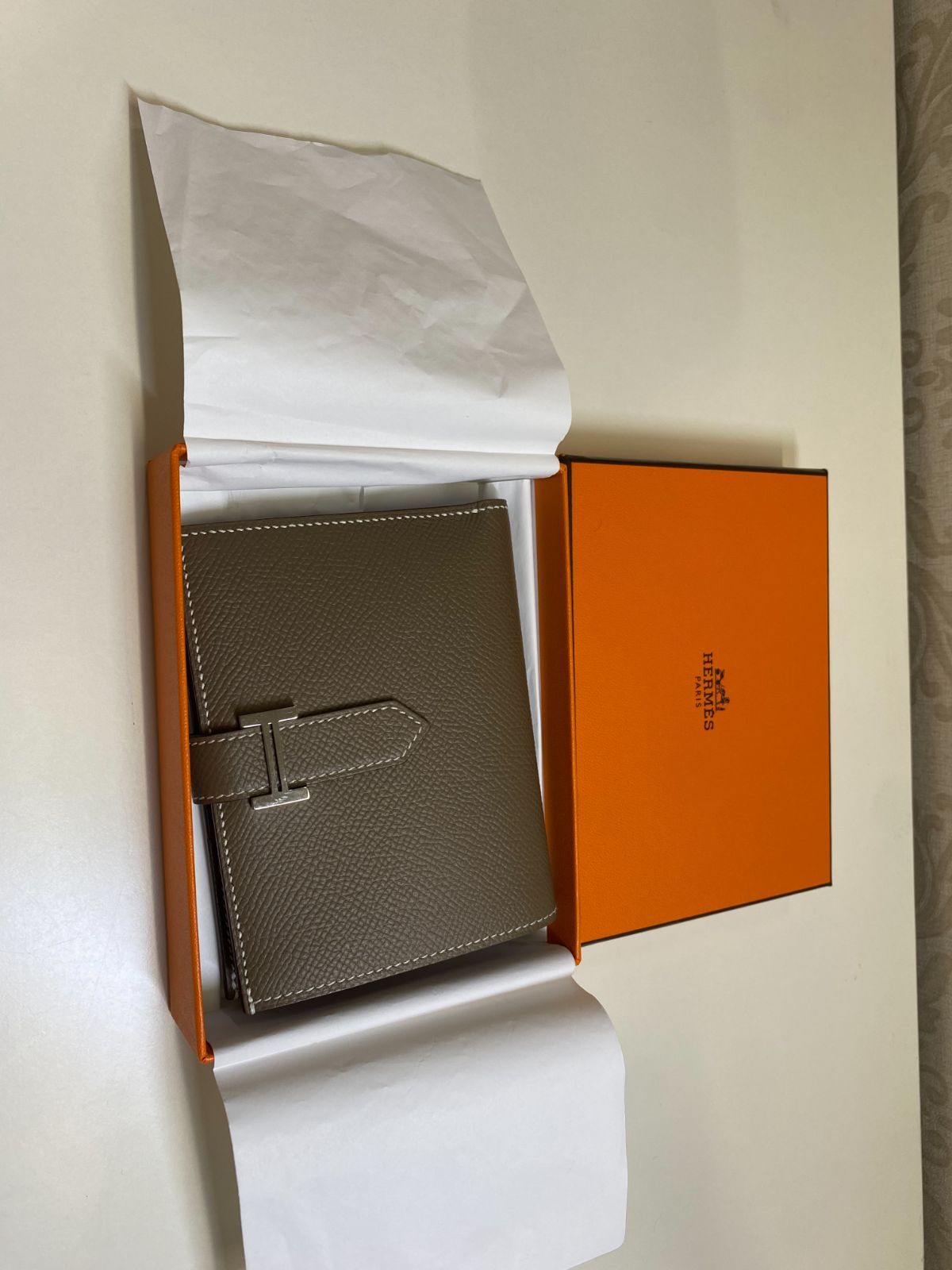 エルメス ベアン コンパクト 折り財布