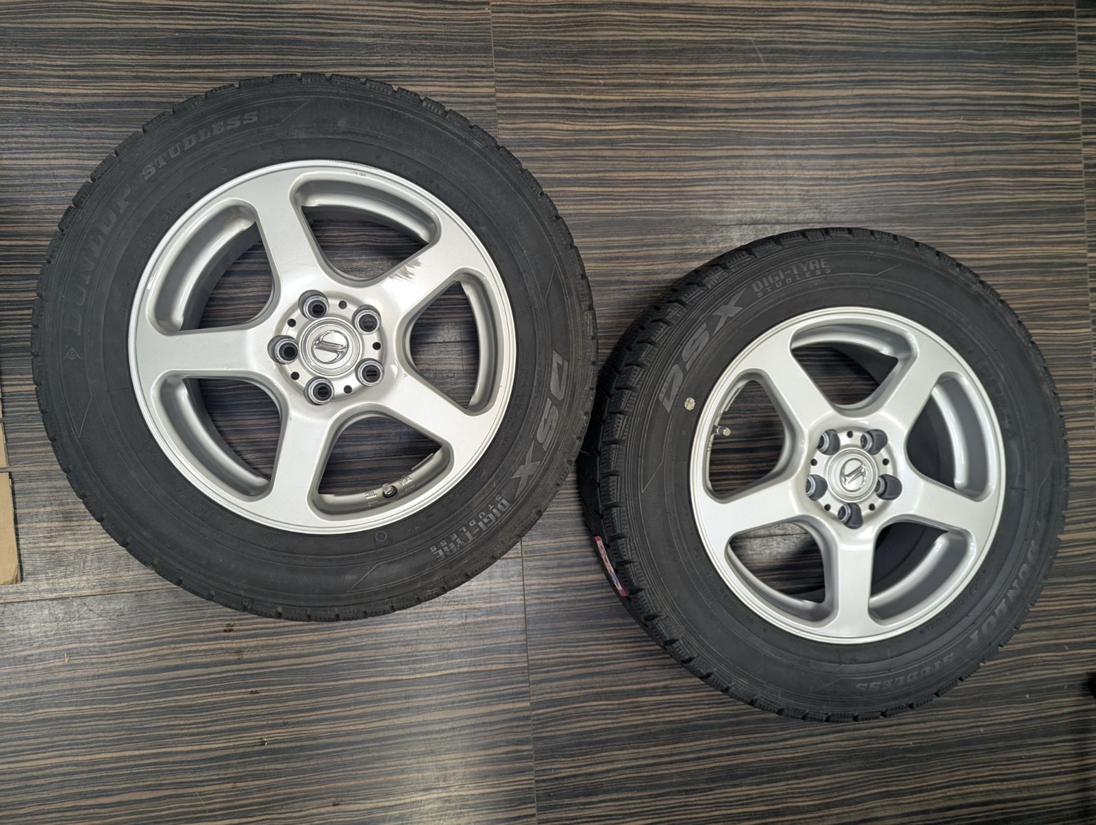 ダンロップ スタッドレスタイヤ 4本セット DOT U29NEK3R4107×2 DOT