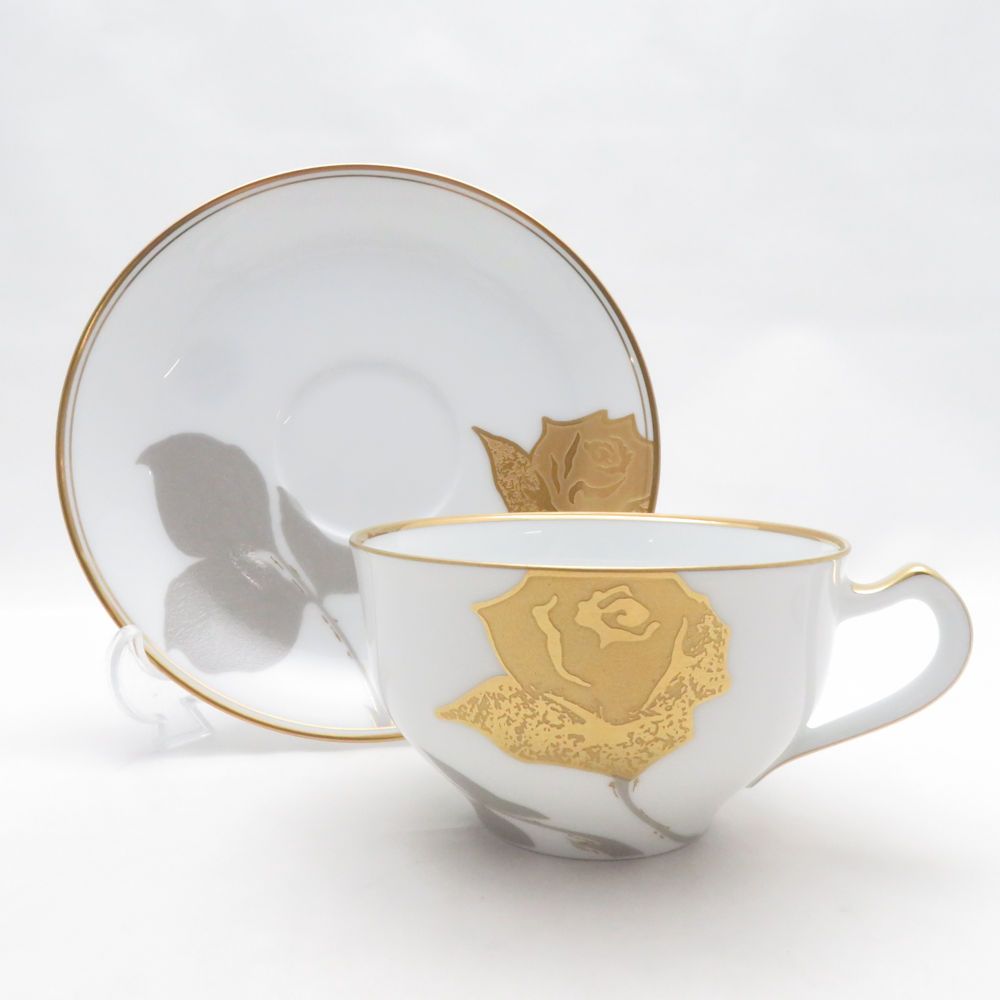 美品 OKURA 大倉陶園 金蝕バラ カップ＆ソーサー ティー・コーヒー兼用 薔薇 ローズ 金彩 SC10832A3 美品 OKURA 大倉陶園 金蝕バラ カップ＆ソーサー 薔薇 金彩 ティー