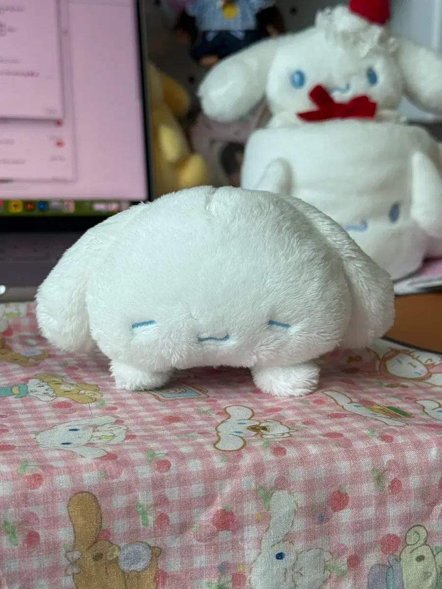 眠れるシナモロール ミニぬいぐるみ (2021年商品 シンプル 展示 タグなし)