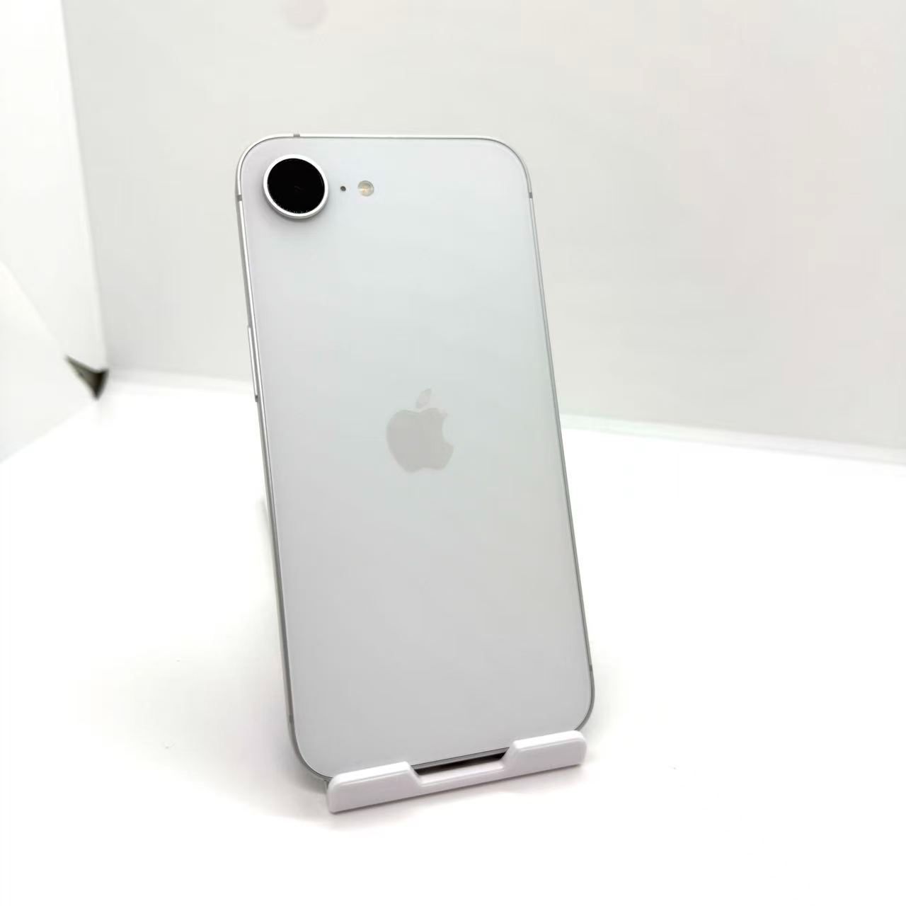 iPhone 16e 128GB SIMフリー 新品ホワイト　これ以上値下げ不可 Aランク iPhone 16e 128GB ホワイト SIMフリー - メルカリ